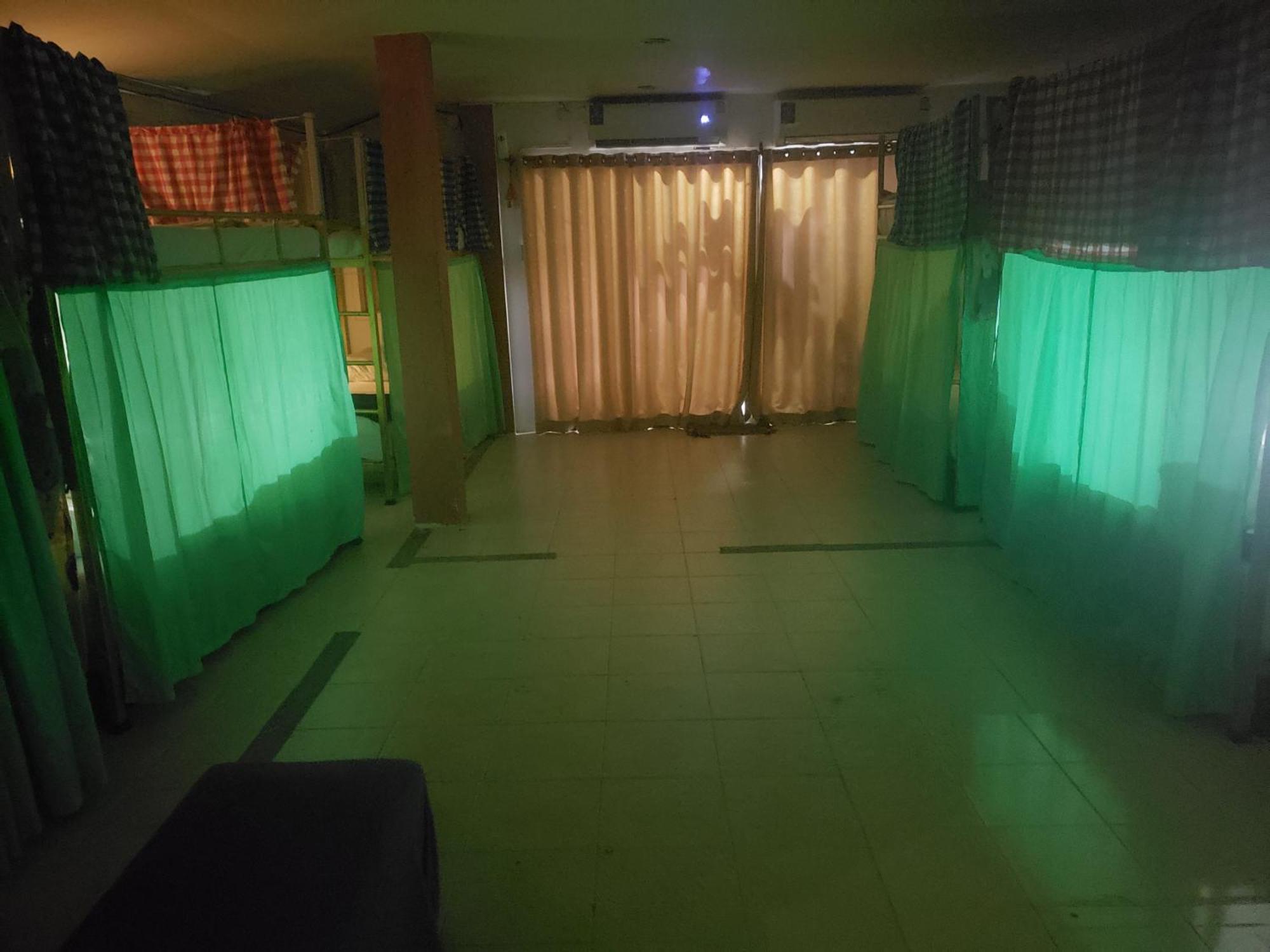 Hostel Lucky Dorm Ko Phi Phi Exterior foto