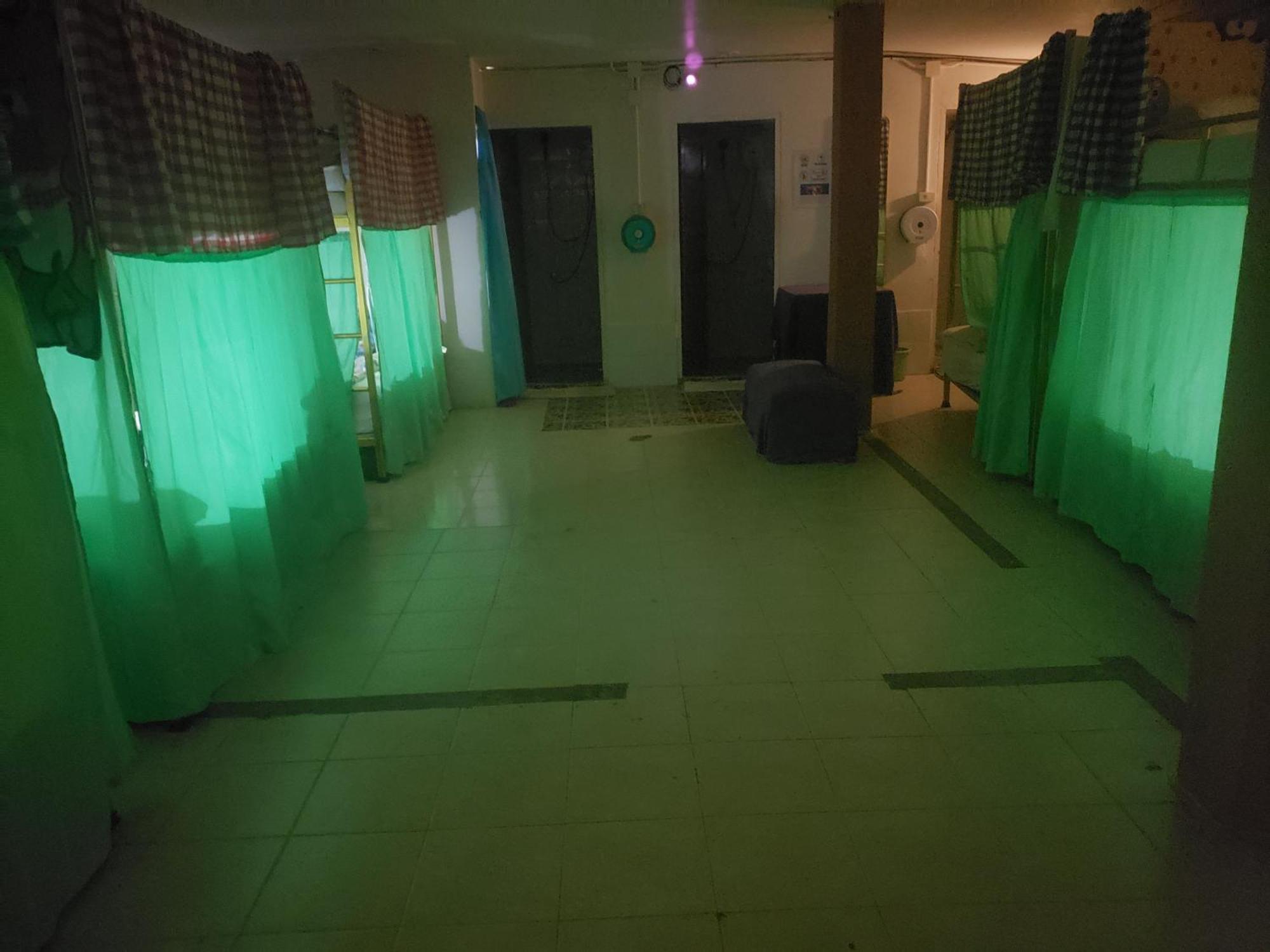 Hostel Lucky Dorm Ko Phi Phi Exterior foto