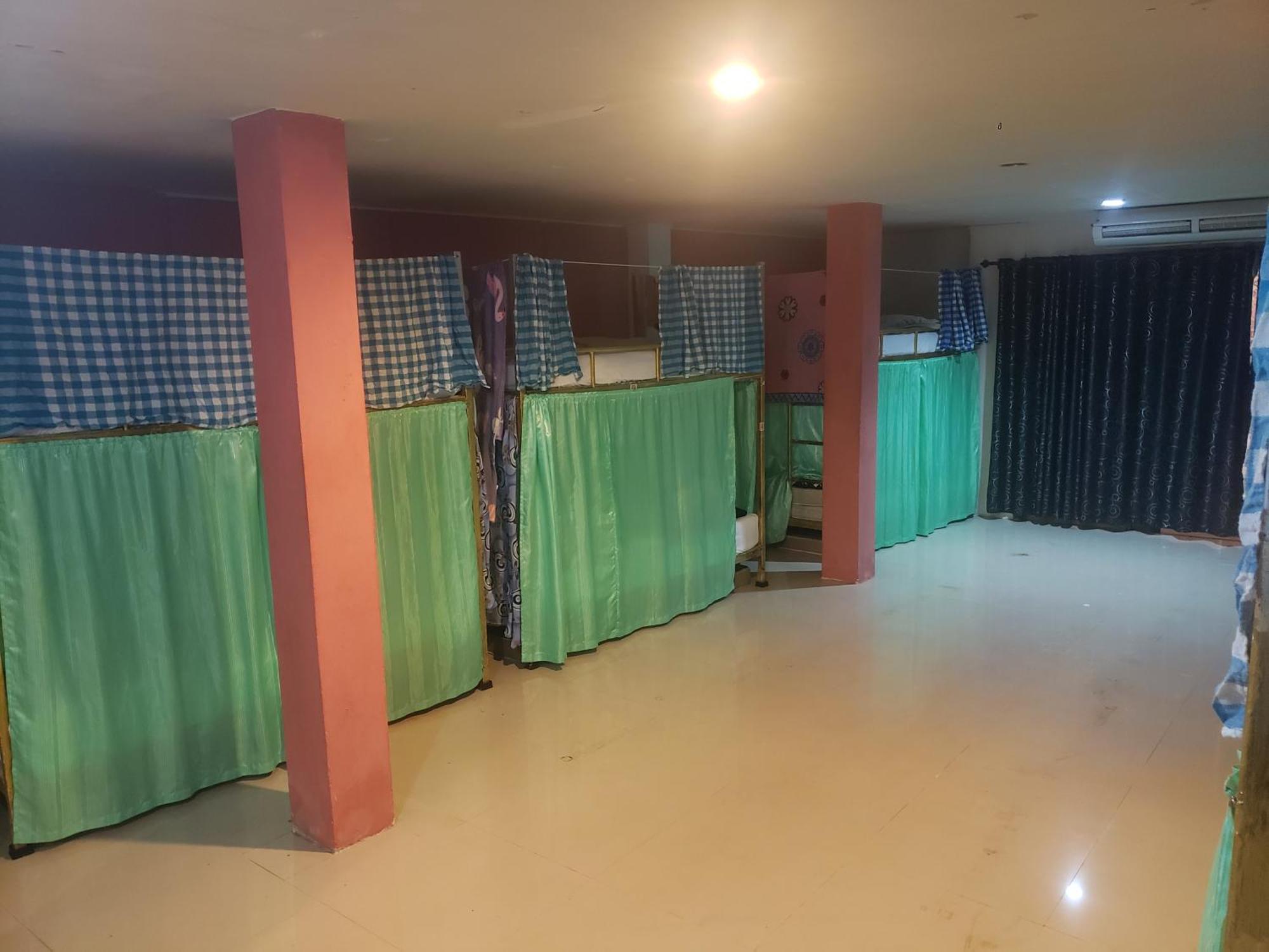 Hostel Lucky Dorm Ko Phi Phi Exterior foto