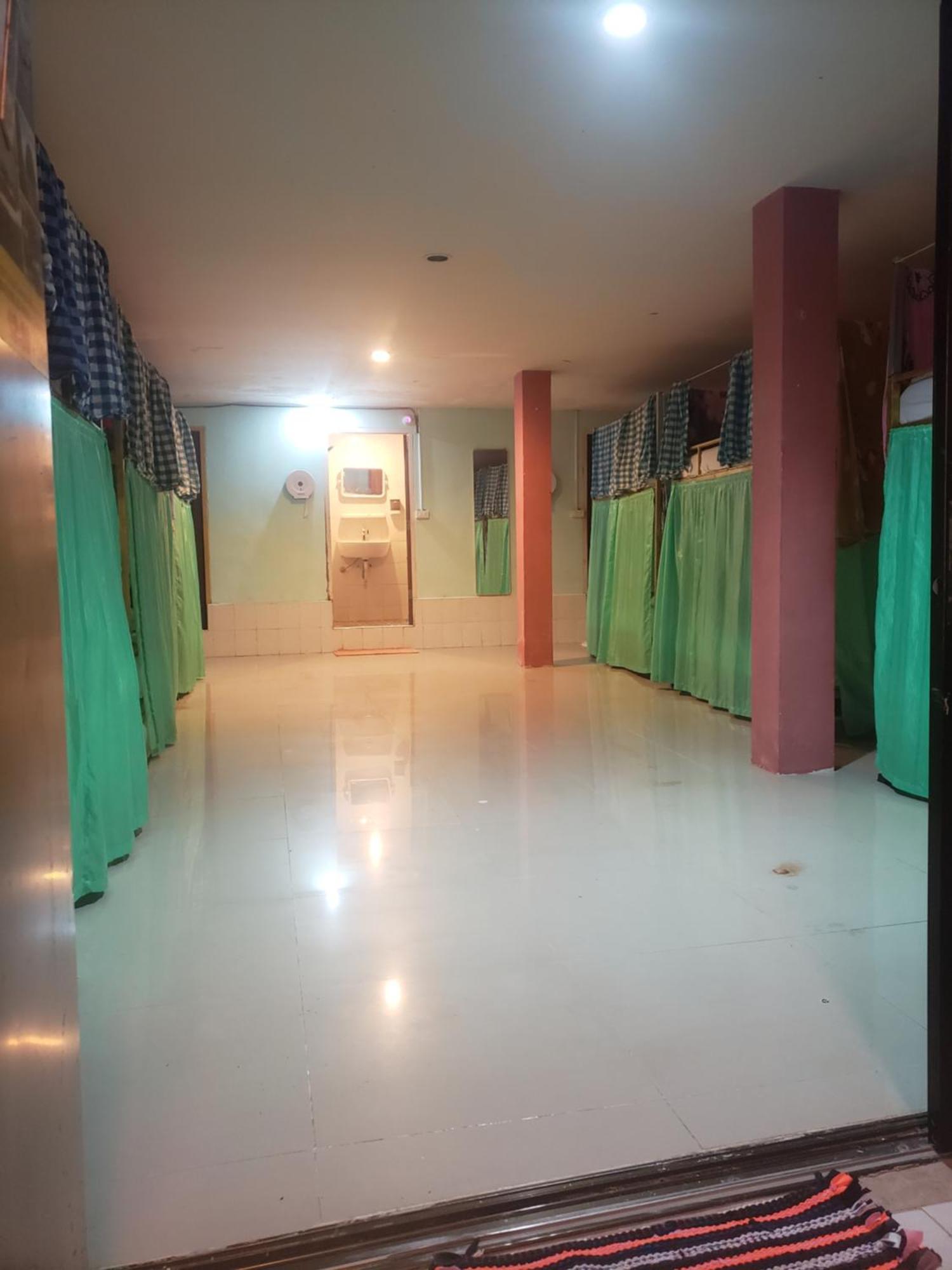 Hostel Lucky Dorm Ko Phi Phi Exterior foto